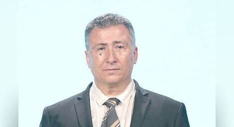 Светлин Стоянов