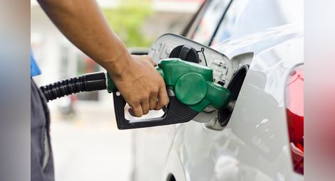 Представяме талона на колата за отстъпката от 25 стотинки на литър гориво