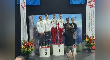 Калоян Петров и Георги Басарбовски са шампиони на батут в Швейцария