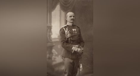 Полковник Константин (Коста) Николов Николов около 1920 година.