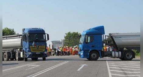 Пътните строители отмениха днешната блокада на пътя Русе-Бяла