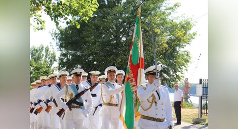 С венци на Паметника на моряка започват тържествата за 143 години военноморски флот на 8 август