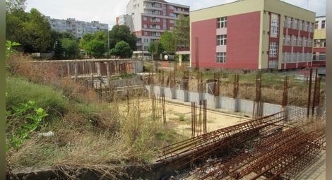 Фалит анулира договора за изграждането на спортен комплекс в училище „Васил Левски“