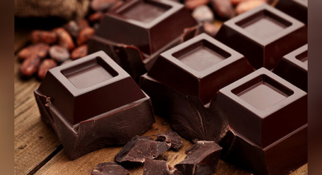 Черният шоколад и солта са опасни за костите