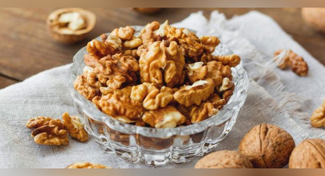 Учени зарадваха любителите на орехите, какви са ползите
