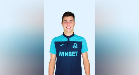 16-годишният вратар Дани Николов подписа договор с „Дунав“