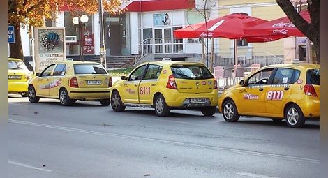 Логиката победи - не вдигнаха минималната тарифа на такситата