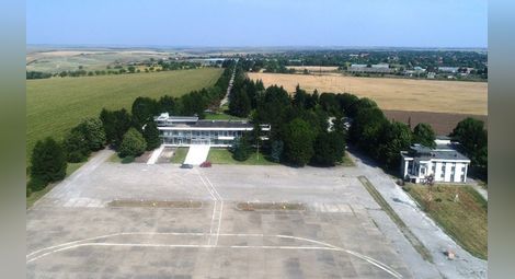 Две български фирми искат да възродят летище Русе