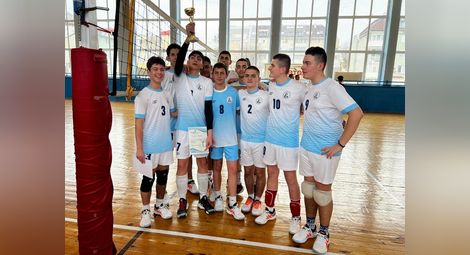 Икономическата гимназия ликува с титлата в общинско първенство по волейбол