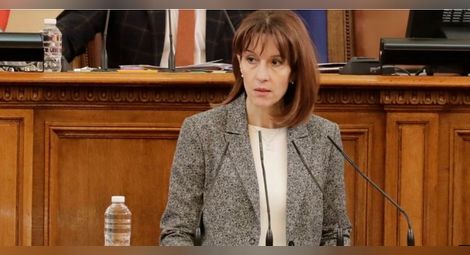 Камелия Нейкова бе изслушана вчера в парламента за готовността на ЦИК за провеждането на извънредни парламентарни избори през пролетта. 			      Снимка: Интернет
