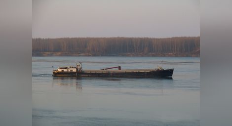 Падналият в Дунав капитан искал да освободи кораба от заклинен чукан