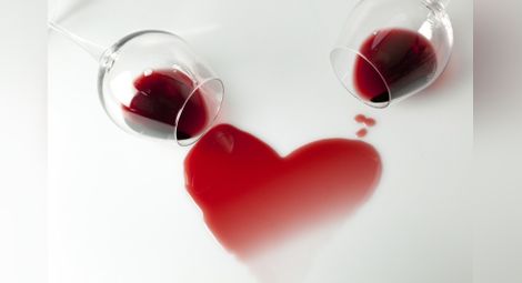 Университетът предизвиква творците с „Любов... като сила. Вино... като слабост“