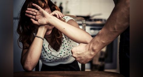 „Център Динамика“ за домашното насилие: Вместо да се срамува извършителят, се срамуват пострадалите