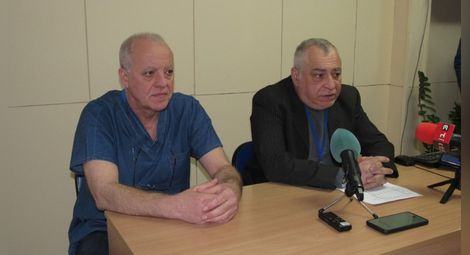 Д-р Камен Кожухаров и д-р Бисер Начев за пореден път обърнаха внимание на важността на профилактиката. Снимка: Русе Медиа