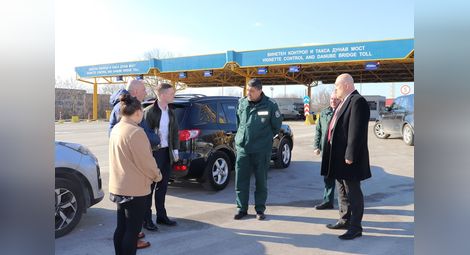Представители на българската и американската армия се запознаха с граничния контрол в Русе