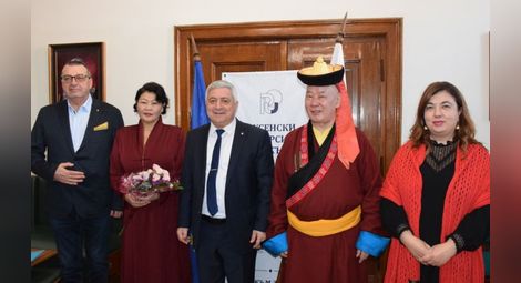 Видният монголски учен и духовен лидер проф. Нацагдорж: Русенският университет ще остане завинаги в сърцето ми