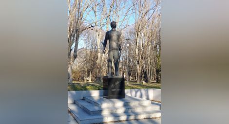 Гражданско сдружение обяви акция за почистване на паметника на Левски