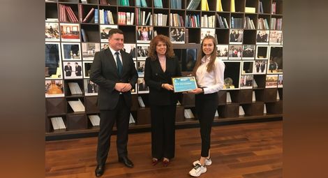 Ученичка от Русе спечели конкурса „Посланик за един ден“
