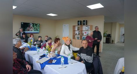 Пенсионерски клуб „Мъдрост“ влезе в ремонтирания си клуб на Първа пролет
