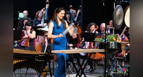 Усмихнатото момиче от света на сериозната музика Виви Василева: Музикантите трябва да свирят пред децата с огромна страст, защото те са най-искрената публика