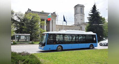24 употребявани автобуса подсилват градския транспорт, чакат се 15 нови тролея
