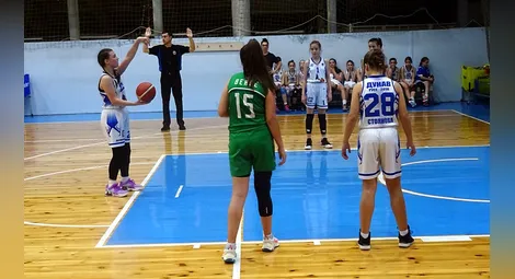 Дунавските момичета бият наред на държавното по баскетбол