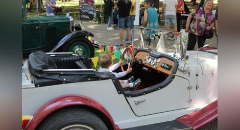 Ретро парадът очаква ветерани на 2 и 4 гуми от България, Румъния и Сърбия