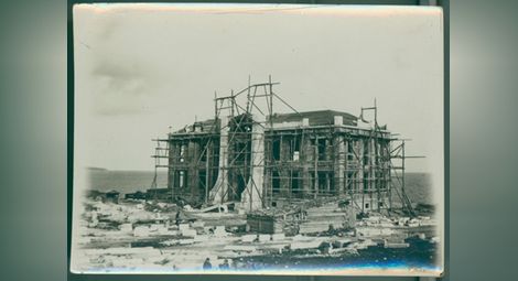 Снимка от строежа сградата на Аквариума във Варна, 18 май 1906 г.               Снимка: ДА-Варна