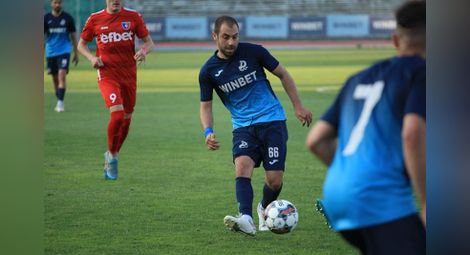 Никола Колев и още трима играчи с изтичащи договори остават в „Дунав“