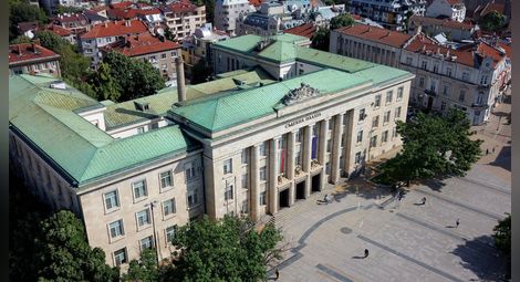 Непълнолетен влиза в затвора след втора кражба на кола