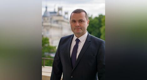 Кметът Пенчо Милков пръв обяви кандидатурата си за изборите на 29 октомври. Зад него застана БСП, а вчера подкрепа обяви и АБВ.