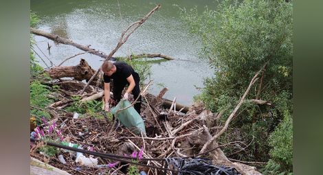 Над 10 000 доброволци от Русе и региона почистиха повече от 300 места в кампанията „Да изчистим България заедно“