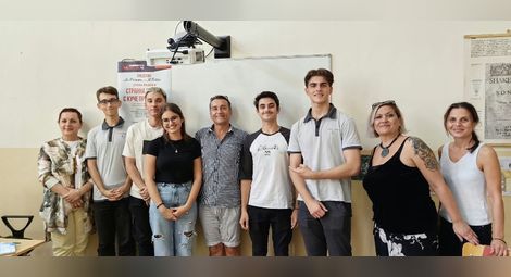 Пиесата „Странна случка с куче през нощта“ събра актьори и млади театрали в Английската гимназия в Русе