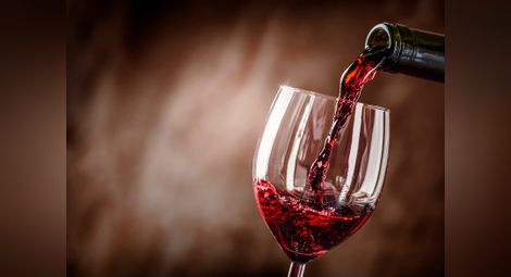 Червеното вино наистина пази сърцето, но е важна мярката.