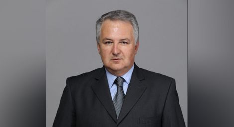 Иван Иванов