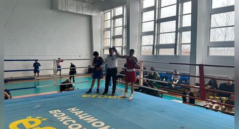 Куп медали за русенския бокс на ринга в Плевен