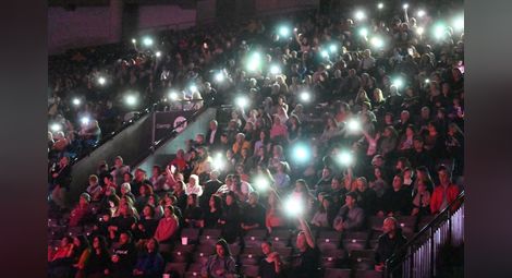 Над 22 000 лева събра големият концерт за фондацията на Скури в Арена Русе