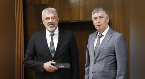 Новият областен управител на Русе Драгомир Драганов официално встъпи в длъжност