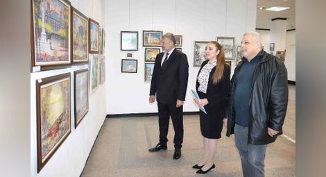 25 художници подредиха над 150 творби в изложба за Празника на Русе