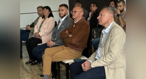 Андрей Новаков заедно с Бедрос Пехливанян и кандидати за народни представители от ГЕРБ – СДС на среща с индустриалци в област Русе