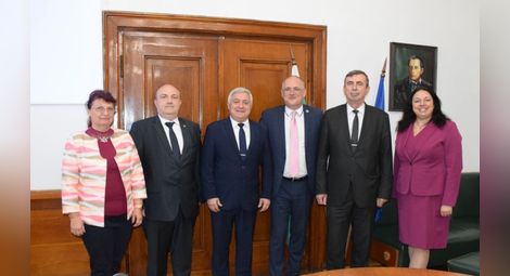 Гости от Международния университет "Данубиус" в Галац посетиха Русенския университет