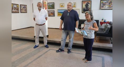 Изложба, посветена на лятото, беше открита в малката зала на ул. „Борисова“ 6 В Русе