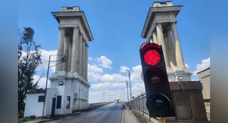 Драгомир Драганов и Йордан Вълчев провериха въведената организация на движение за ремонта на Дунав мост при Русе