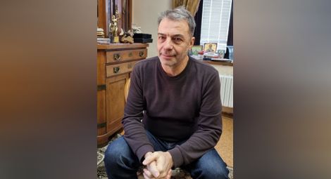 Проф. Николай Ненов