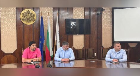 Кметът Пенчо Милков награди русенски шампиони по карате за успехите им на европейско първенство
