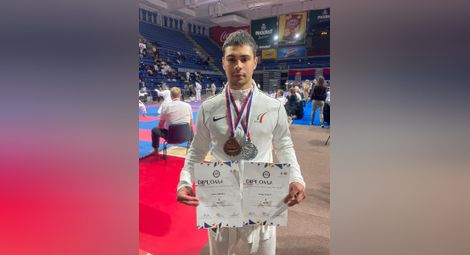 Боец на Тодор Събев  с два медала от световно