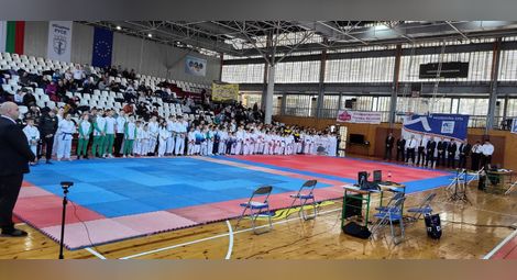 Всички състезатели на русенския СК &bdquo;Динамо&ldquo; спечелиха медали от международен турнир по джиу-джицу