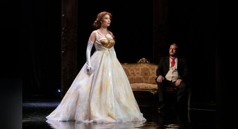 Даниела Караиванова в ролята на Виолета.