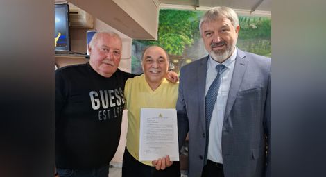 Бившият елитен рефер Севдалин Петров отпразнува 73-ия си рожден ден