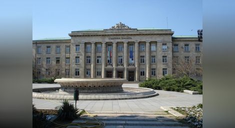 Двама влизат в затвора и губят половината си имущество за изнудване за пари и 39 дка ниви